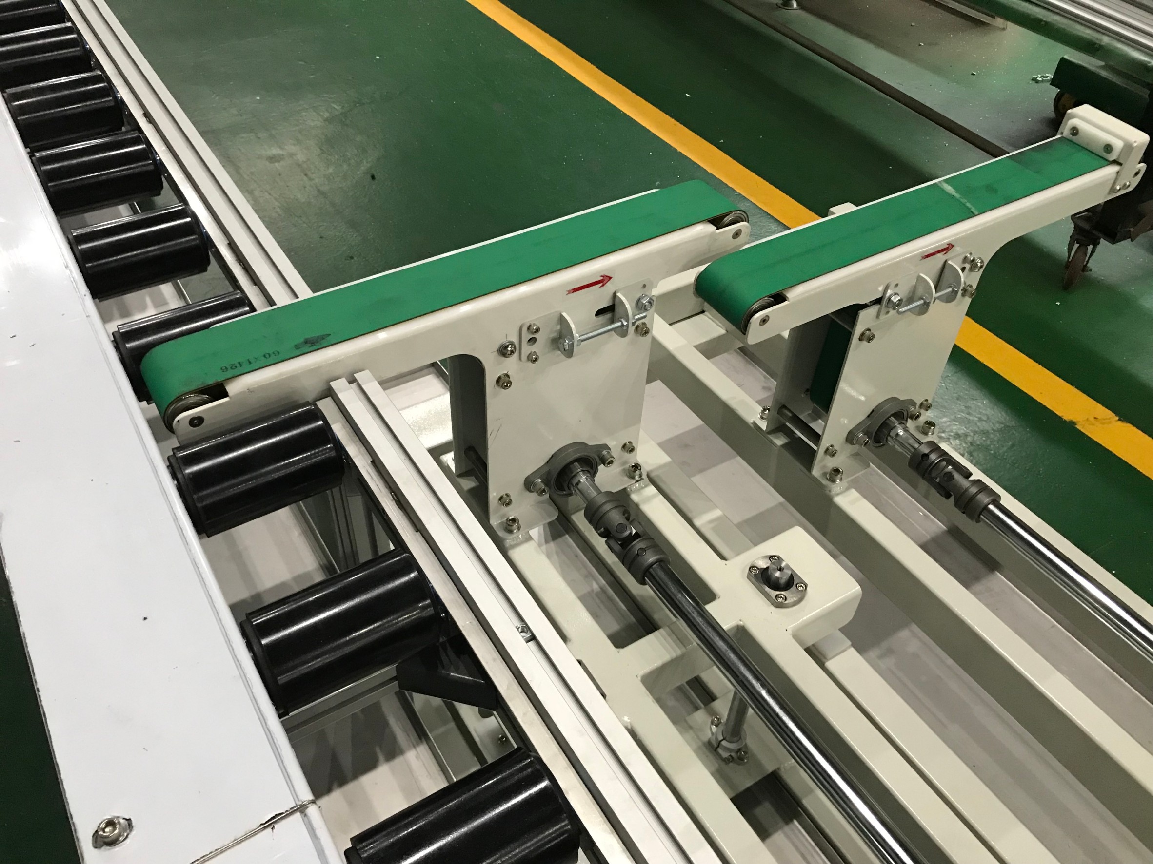 铝挤型横移滚筒输送机-沅祐企业有限公司