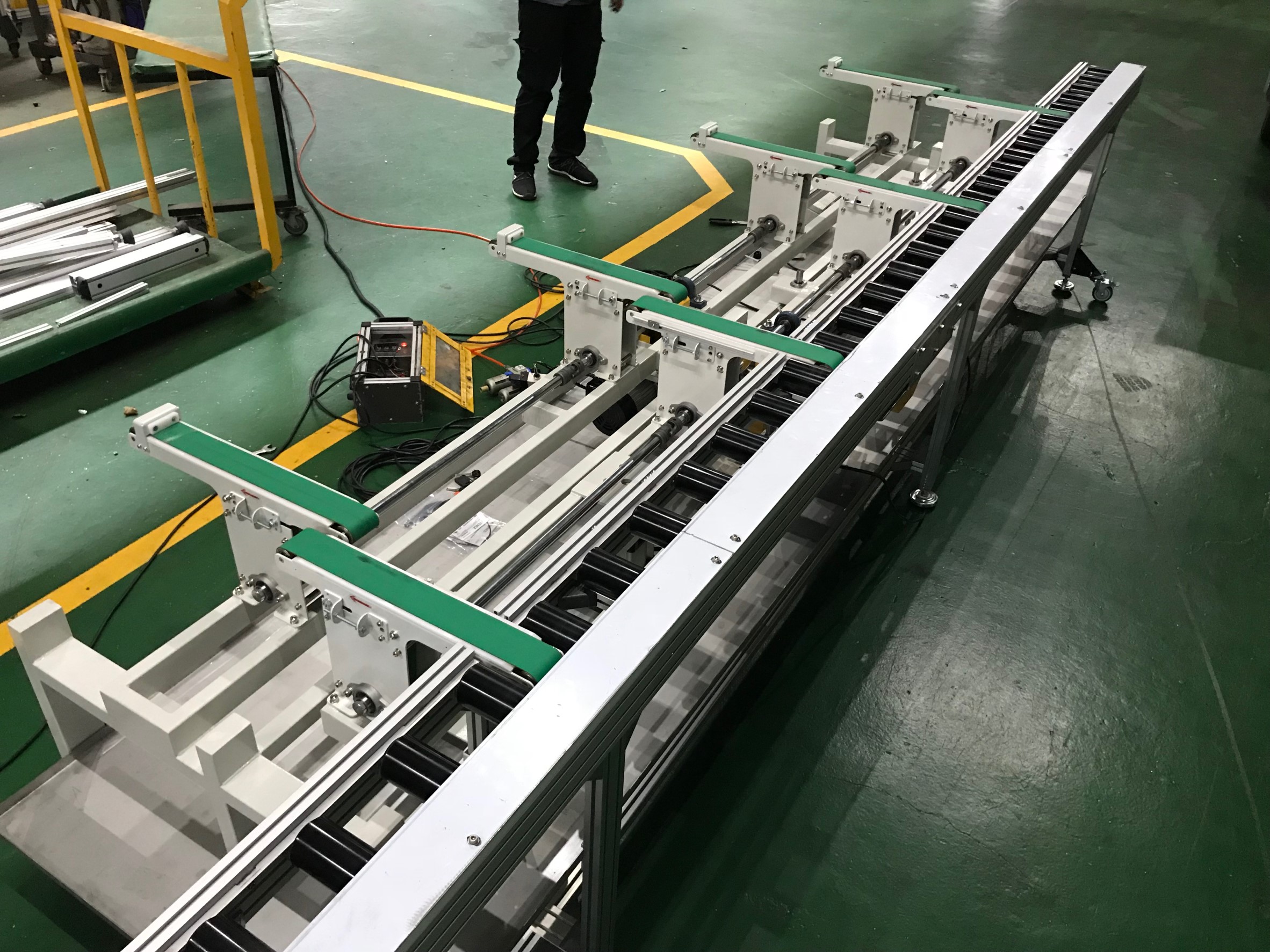 铝挤型横移滚筒输送机-沅祐企业有限公司