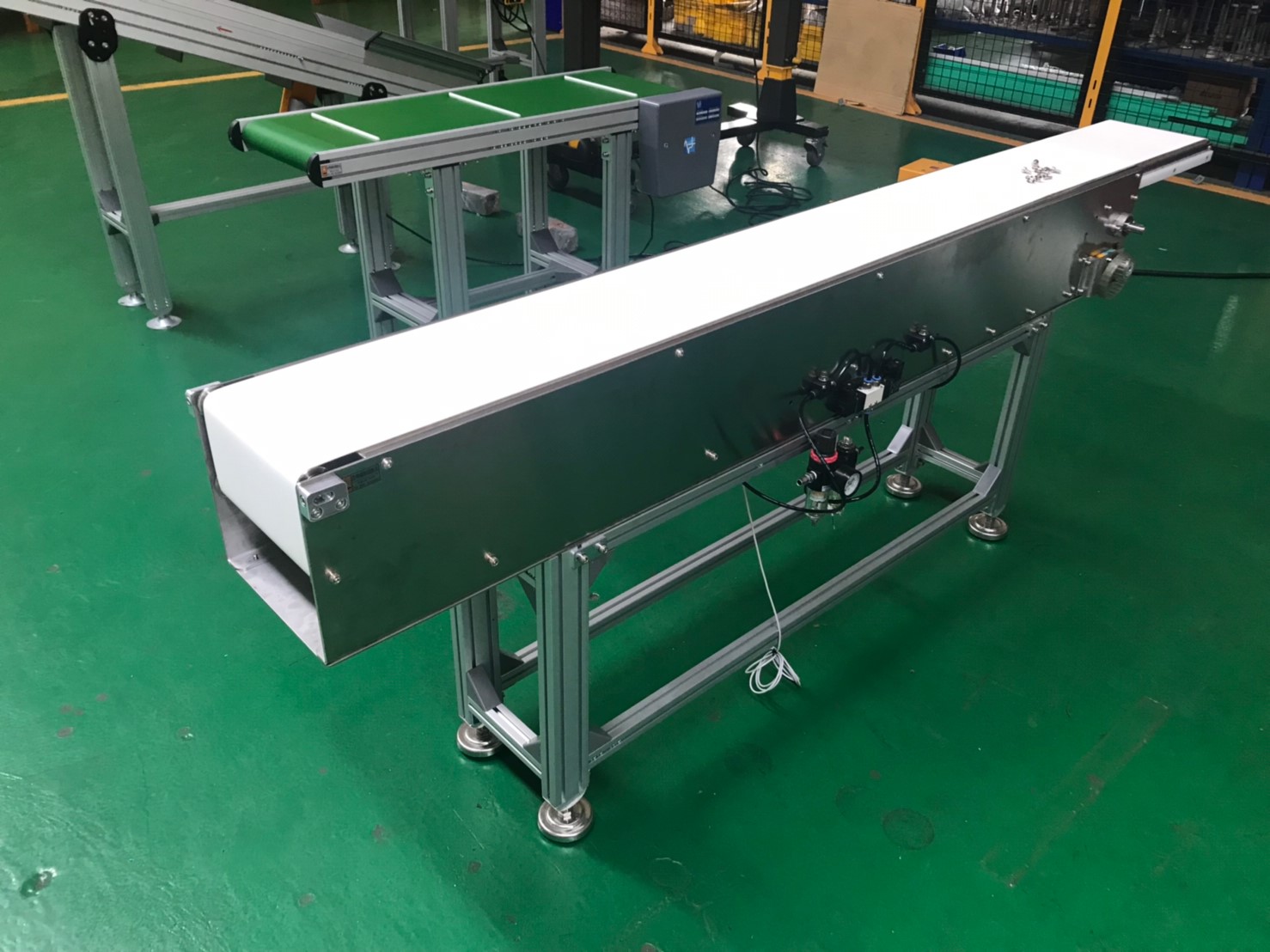 Special aluminum extrusion belt telescopic conveyor- APL CONVEYOR ENTERPRISE CO.,LTD