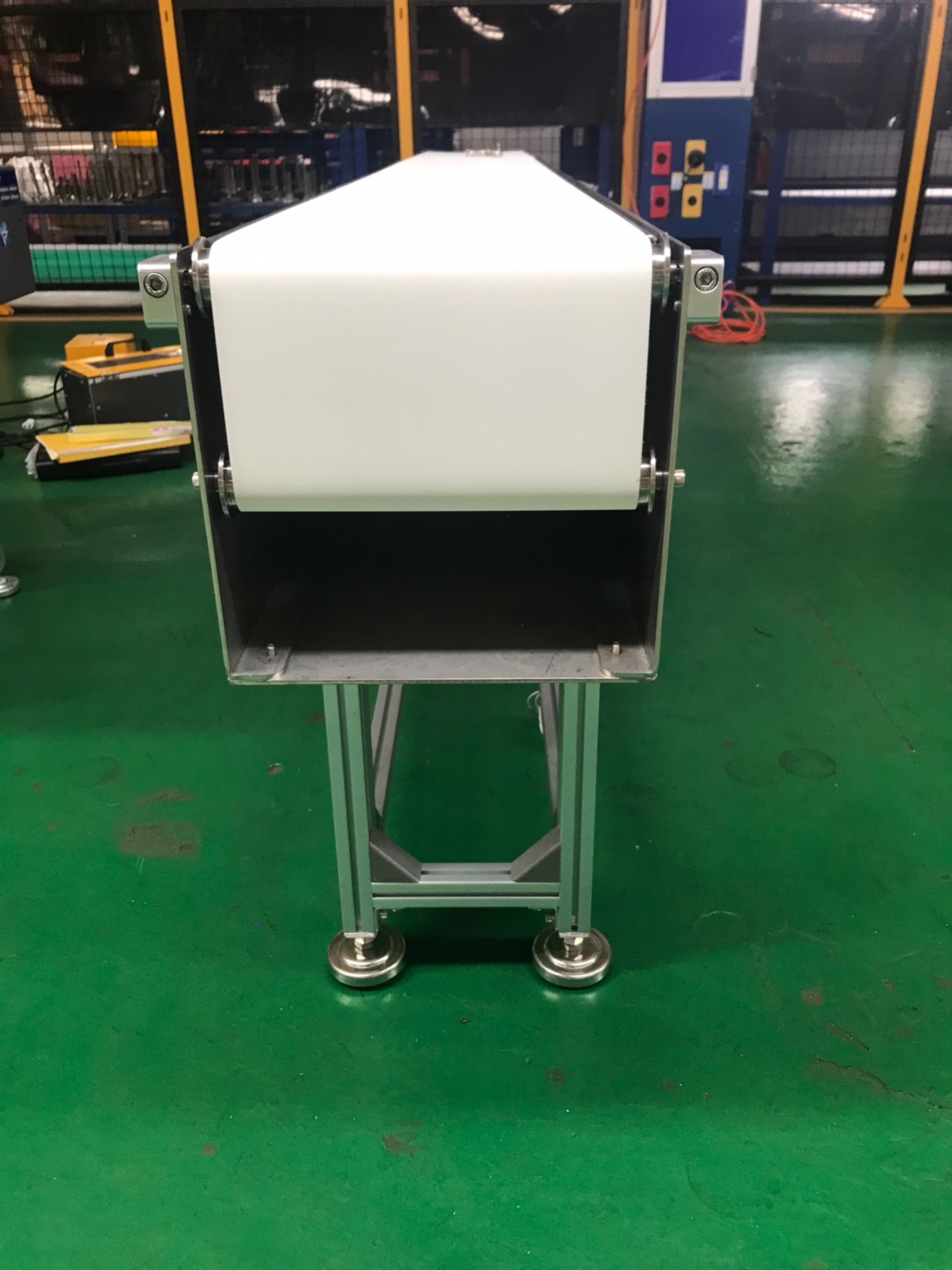 Special aluminum extrusion belt telescopic conveyor- APL CONVEYOR ENTERPRISE CO.,LTD