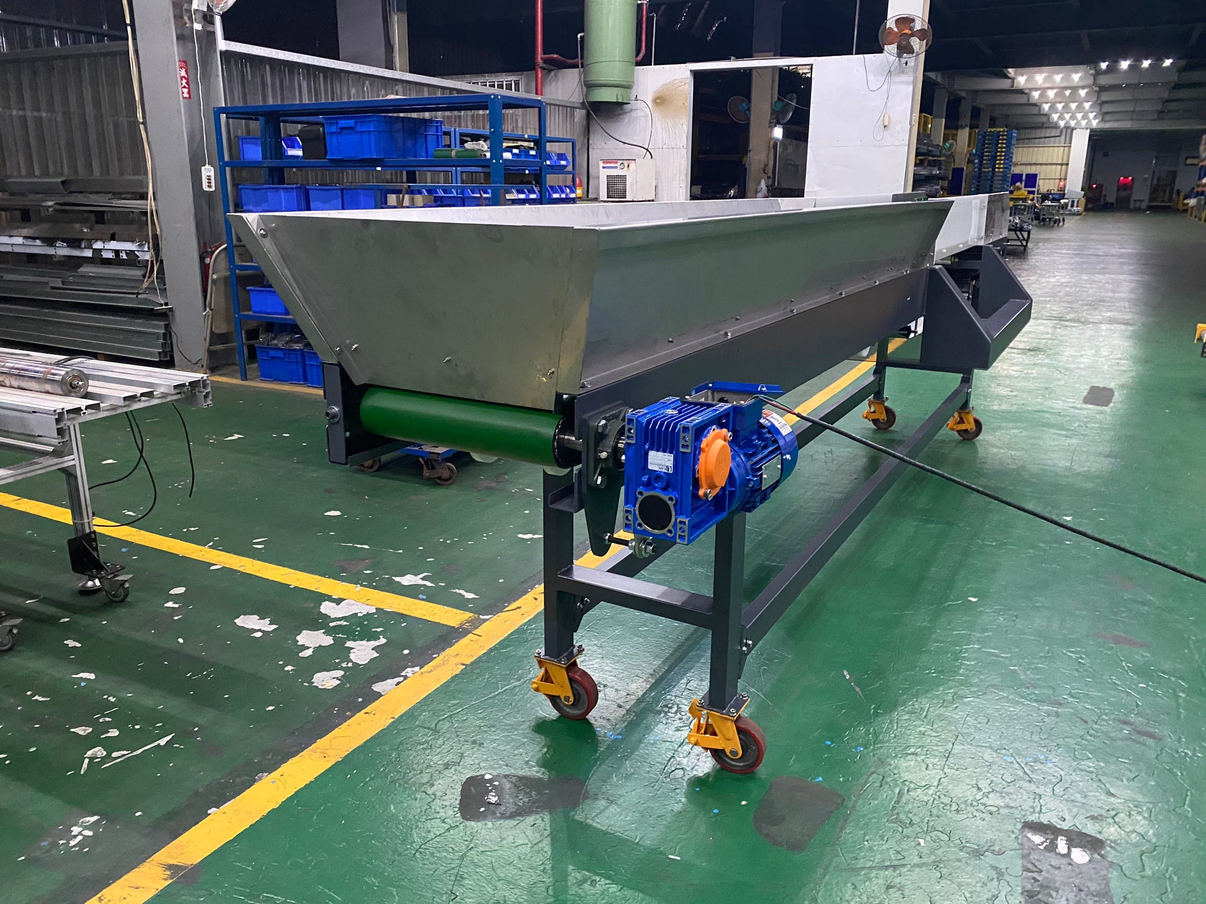 Steel plate type gold inspection belt plane conveyor-APL CONVEYOR AUTOMATIC ENTERPRISE CO.,LTD