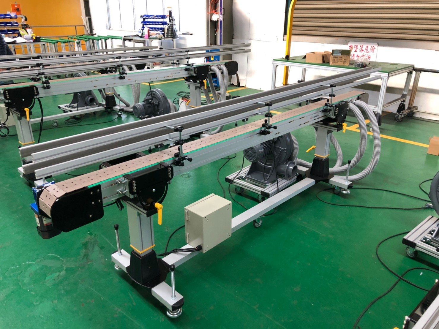 Aluminum extrusion hopper belt conveyor - APL CONVEYOR Automatic ENTERPRISE CO.,LTD