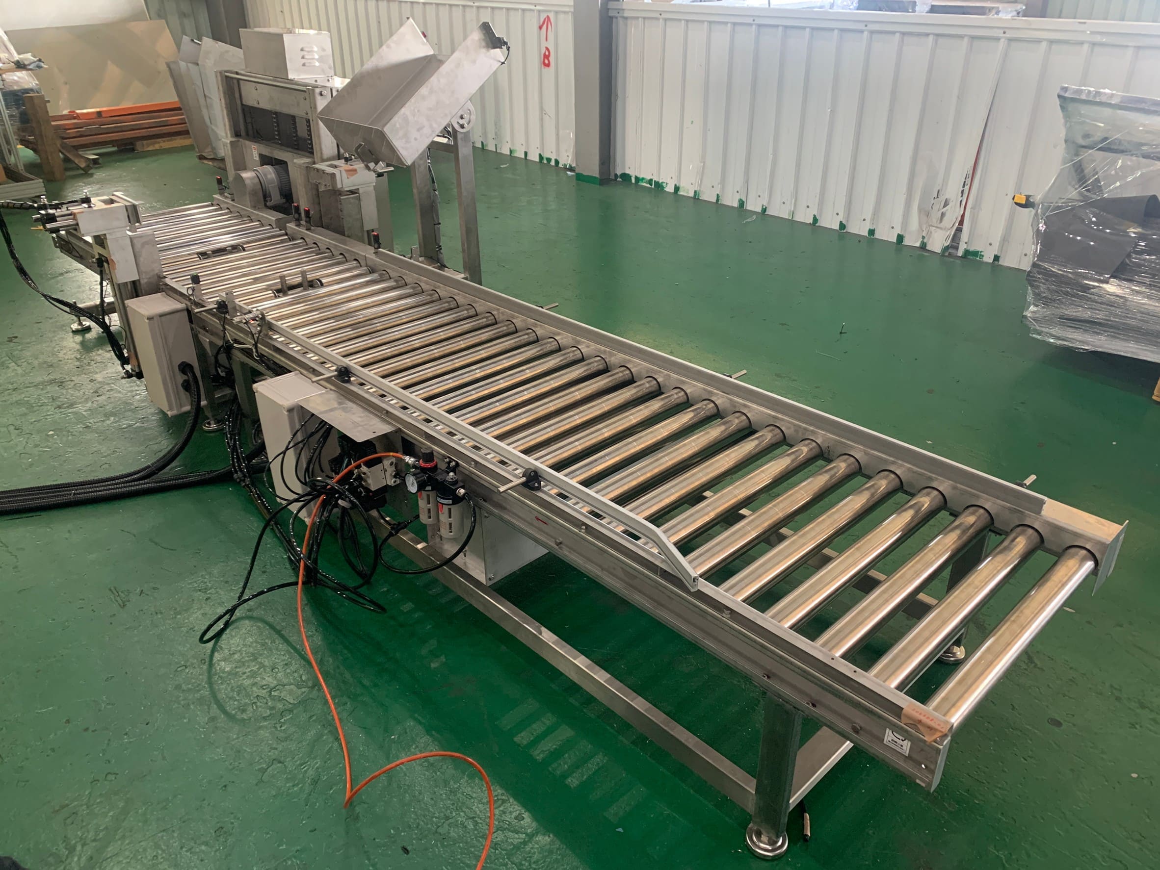 Stainless powered roller conveyor - APL Conveyor Automatic Equipment Co., Ltd. Stainless powered roller conveyor - APL Conveyor Automatic Equipment Co., Ltd.
