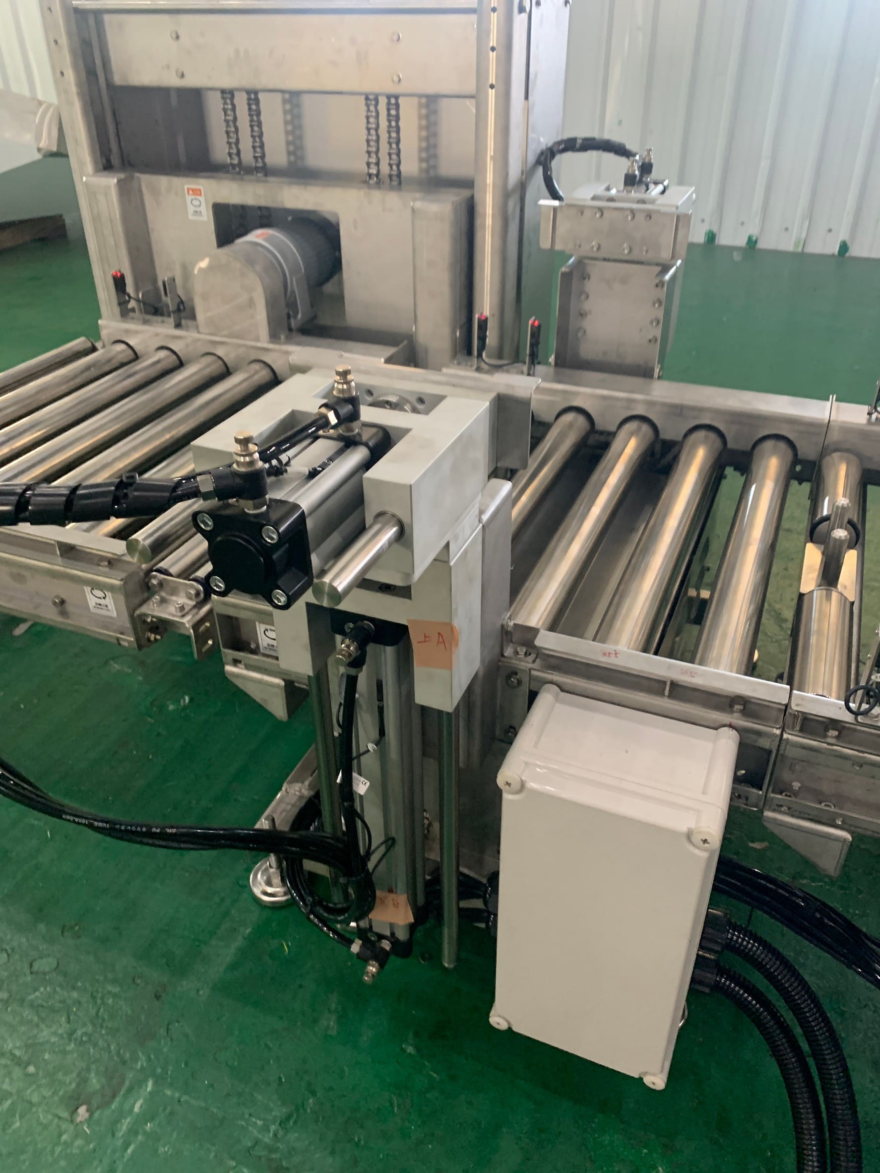 Stainless powered roller conveyor - APL Conveyor Automatic Equipment Co., Ltd. Stainless powered roller conveyor-Lichen Conveyor Automatic Equipment Co., Ltd.