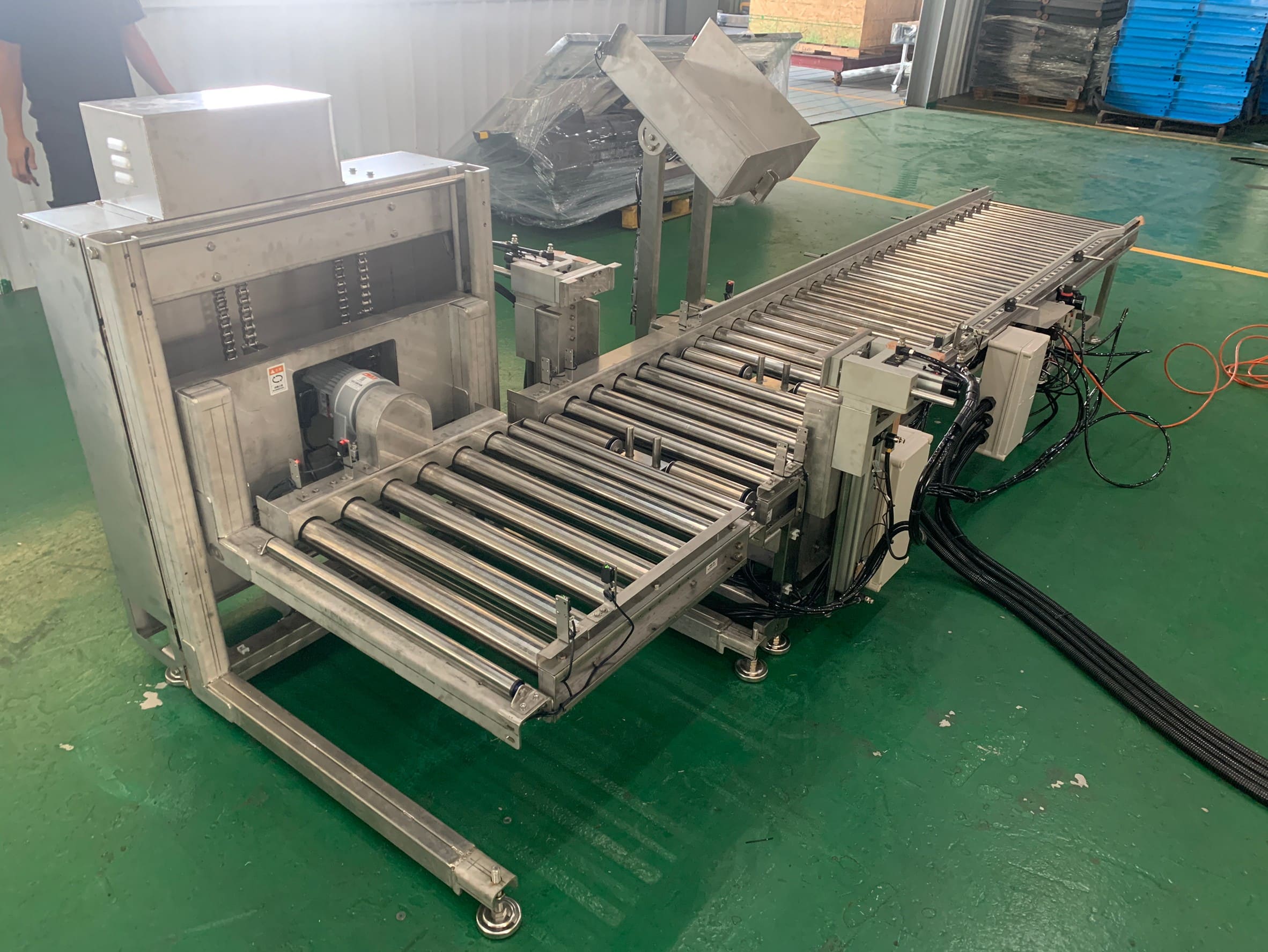 Stainless powered roller conveyor - APL Conveyor Automatic Equipment Co., Ltd. Stainless powered roller conveyor - APL Conveyor Automatic Equipment Co., Ltd.