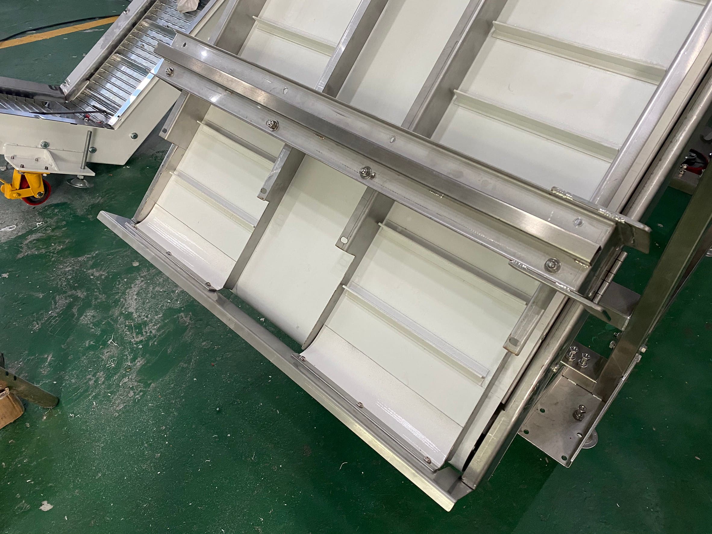 Food Belt Conveyor Made With Stainless Steel - APL Conveyor Automatic Equipment Co., Ltd. Food Belt Conveyor Made With Stainless Steel - APL Conveyor Automatic Equipment Co., Ltd.