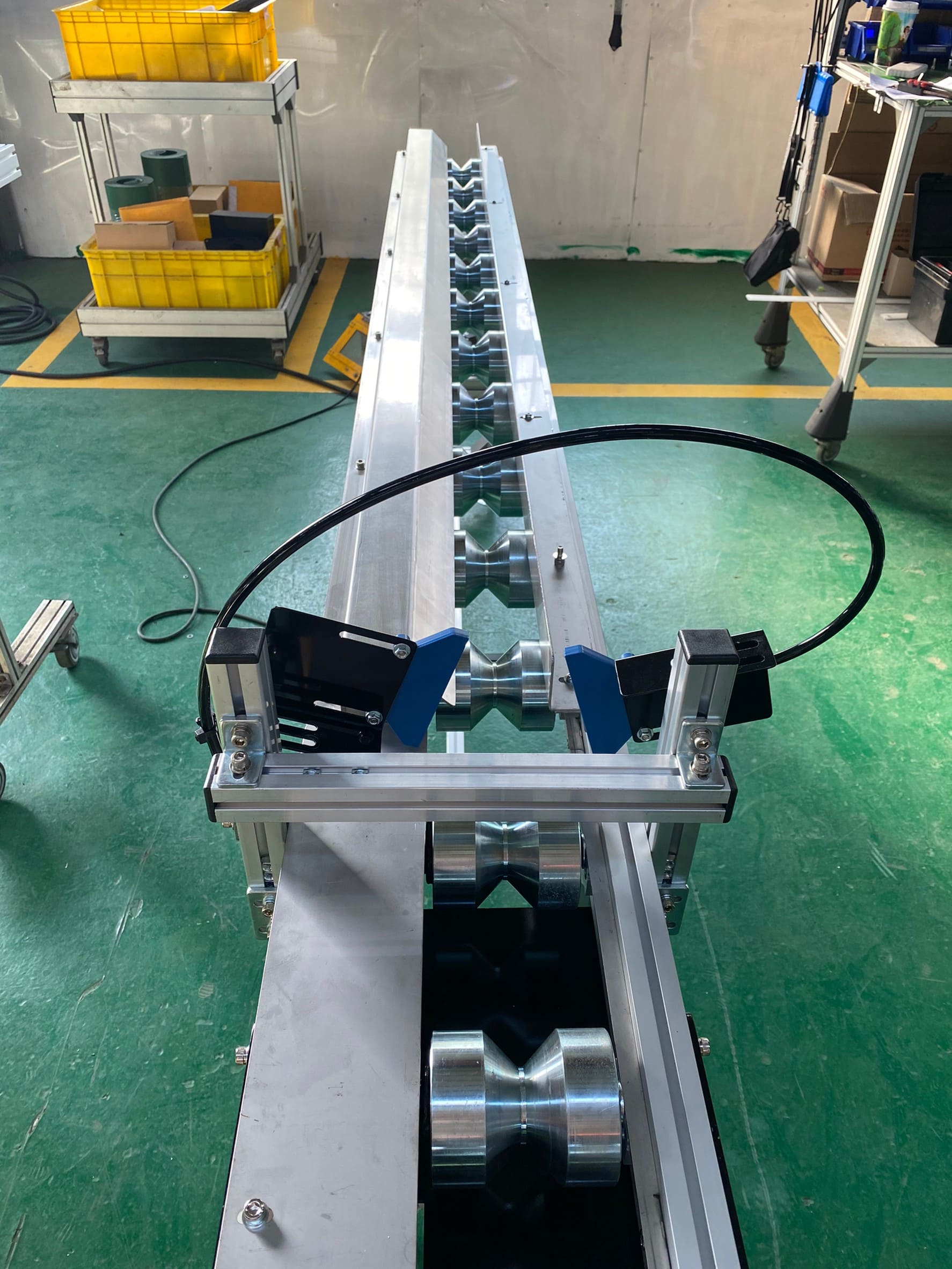 Roller-Conveyor Made With Aluminum Extrusion - APL Conveyor Automatic Equipment Co., Ltd.