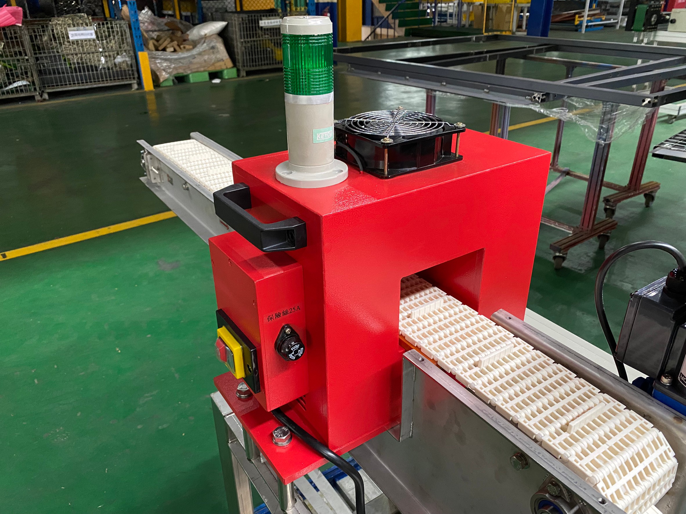 Plastic mesh belt flat conveyor- Yuan Yu Conveyor Automatic Equipment Co., Ltd.