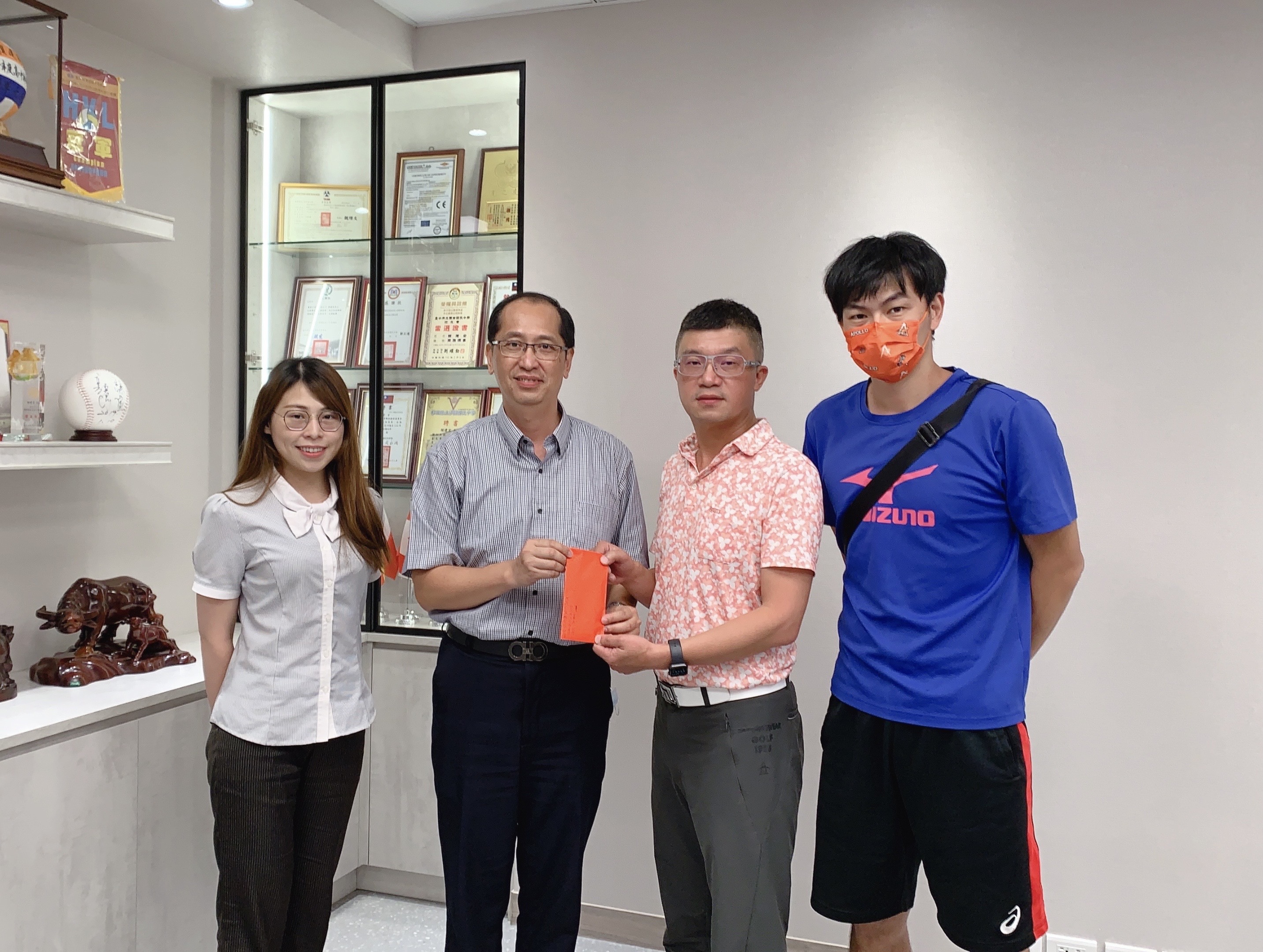 Chairman Yuan Yu sponsored Daya Elementary School Volleyball Team - Yuan Yu Conveyor Automatic Equipment Co., Ltd.