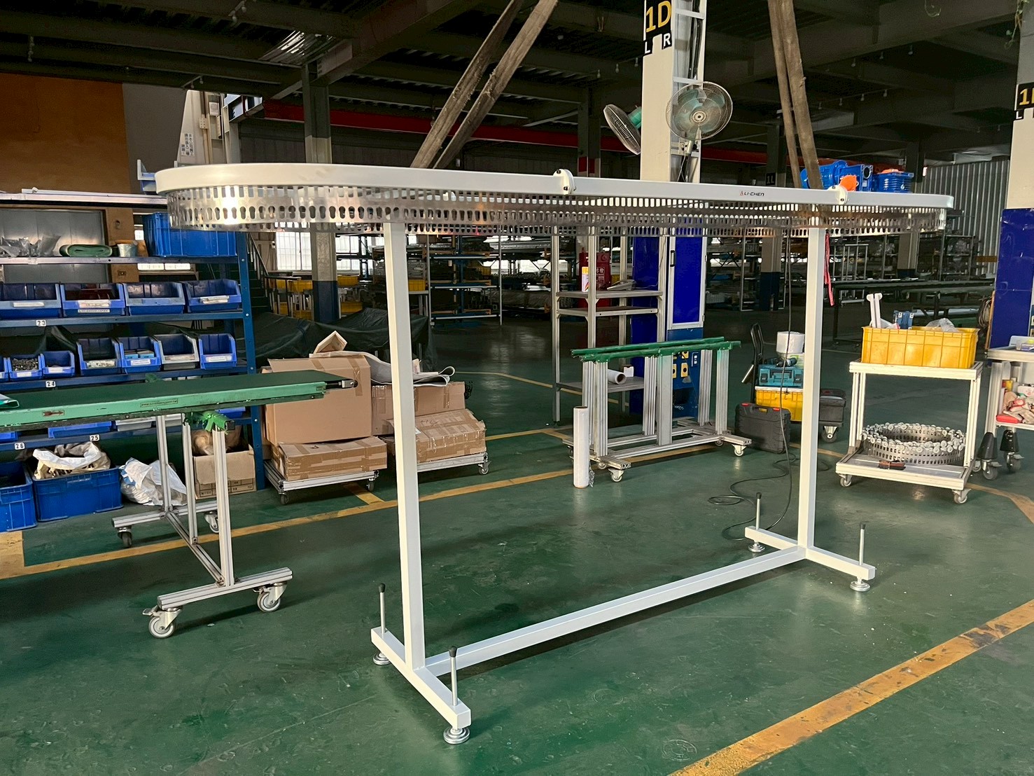 衣服吊掛輸送機