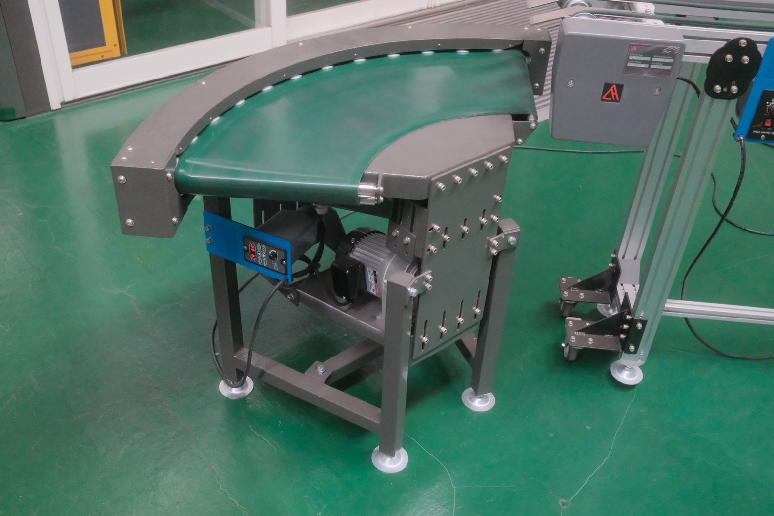 90度皮帶式轉彎機