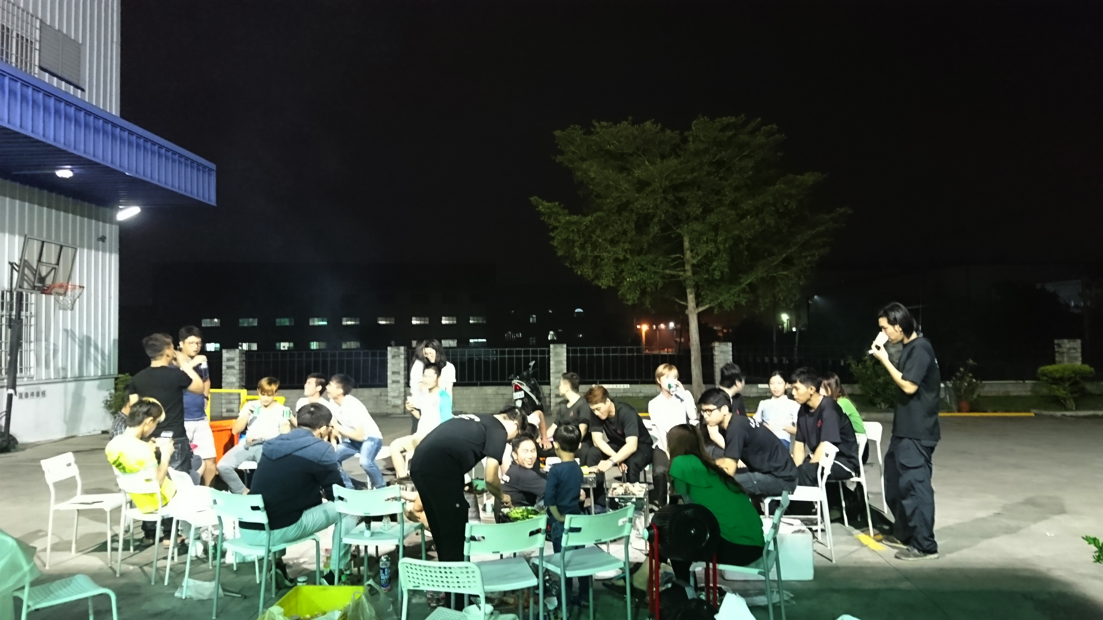 麗晨、沅祐烤肉大會